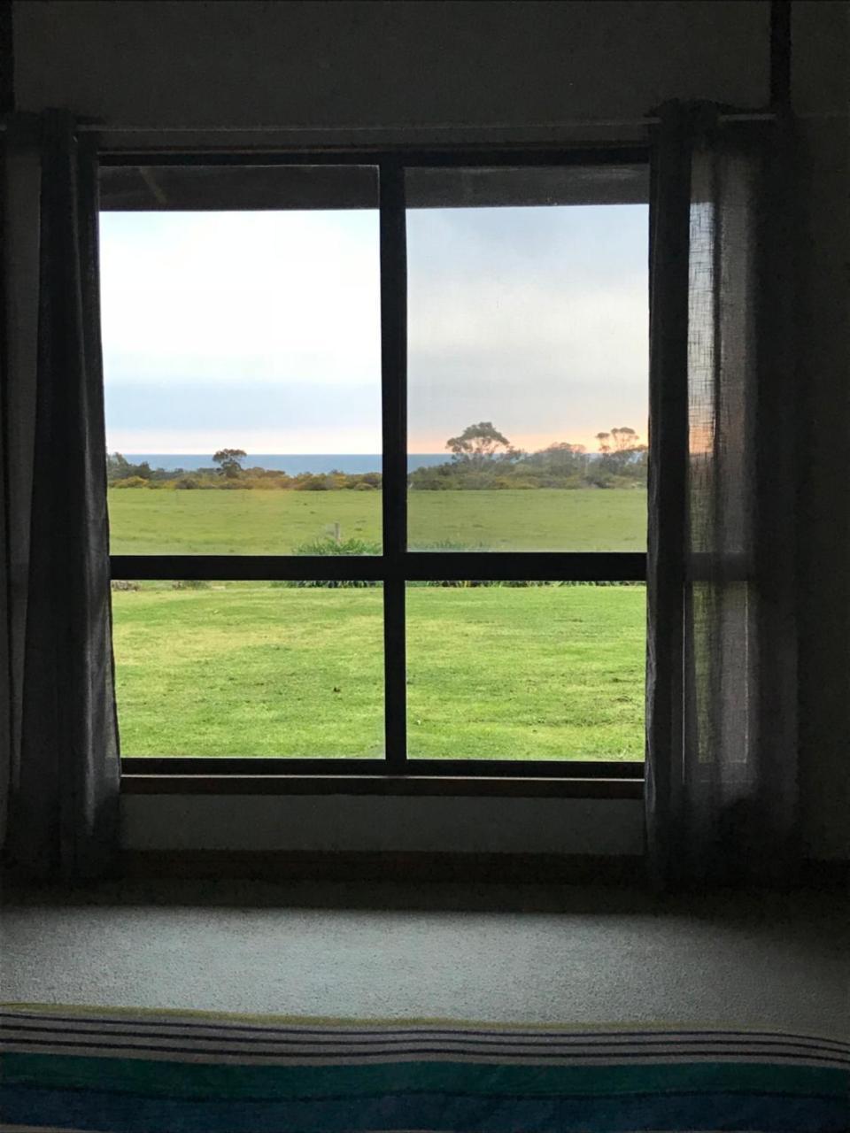 Bee'S Place - 3 Bedroom Home On 10 Acres Of Land With Distant Ocean Views Emu Bay Экстерьер фото